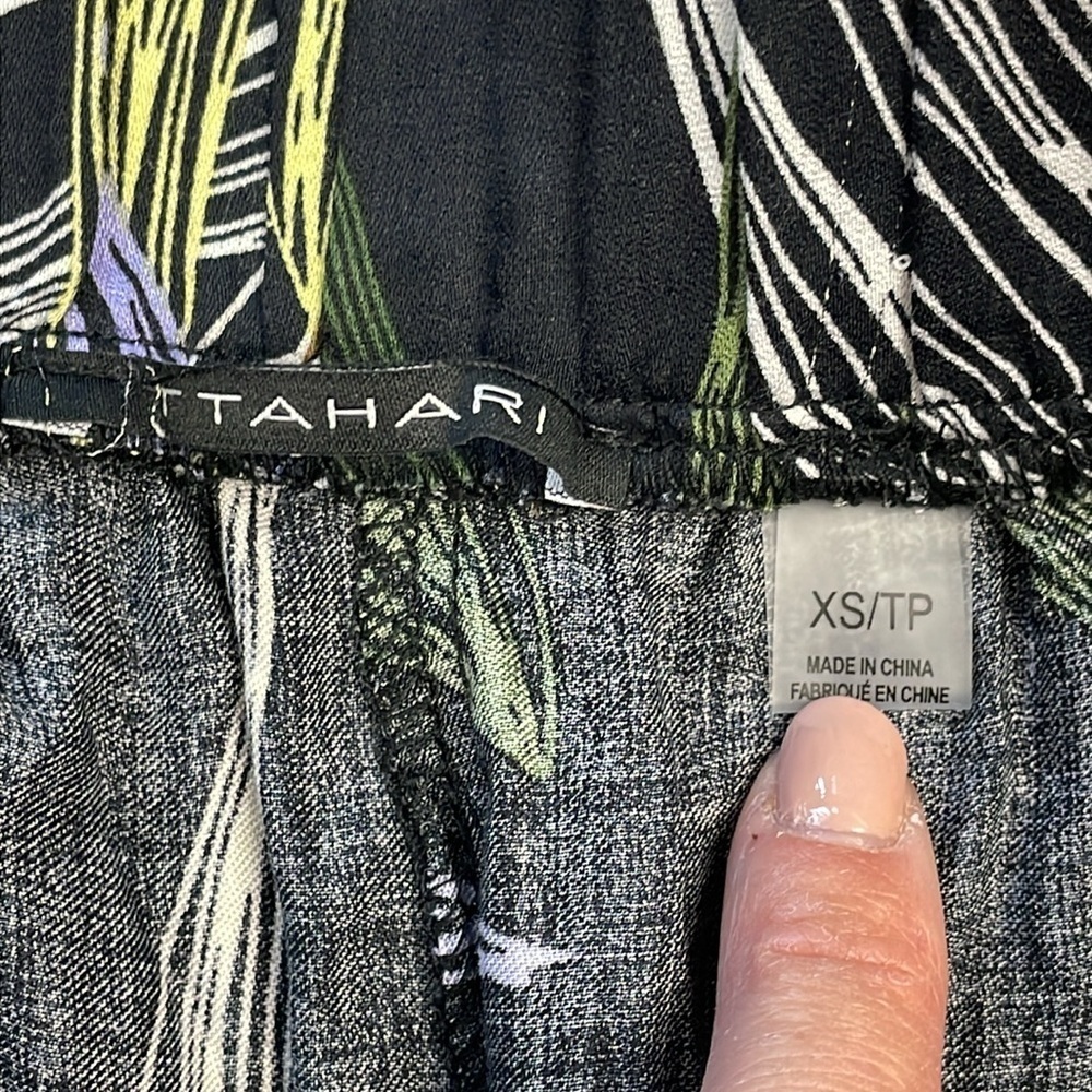 T TAHARI Printed Wide Leg Cargo Pants In Fan Print Tropical Hawaii Sz XS - Picture 9 of 13